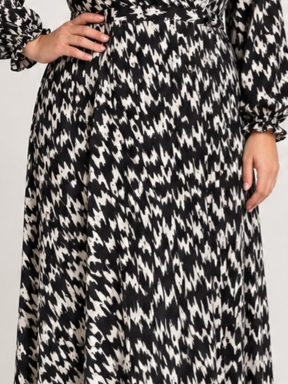 Scoop Womens XXL 20 Black White Abstract Print Long Sleeve Maxi Dress V Neck